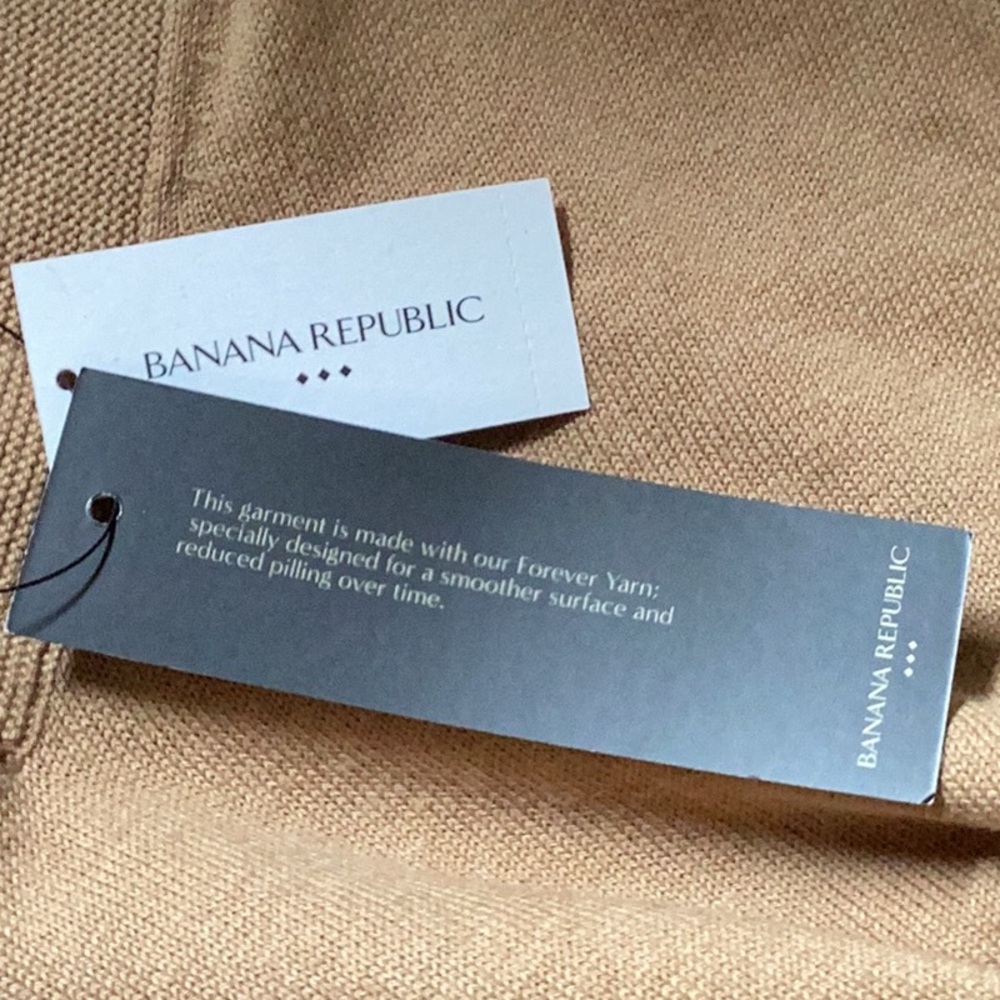 Banana Republic Women's V-Neck Longsleeve Camel Sweater Size XS NWT - Picture 6 of 6